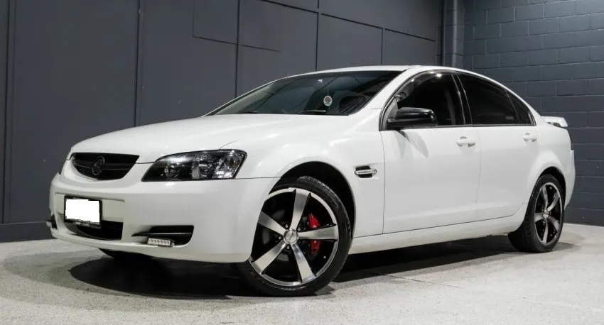 2006-Holden-VE-Commodore-Omega-Sedan
