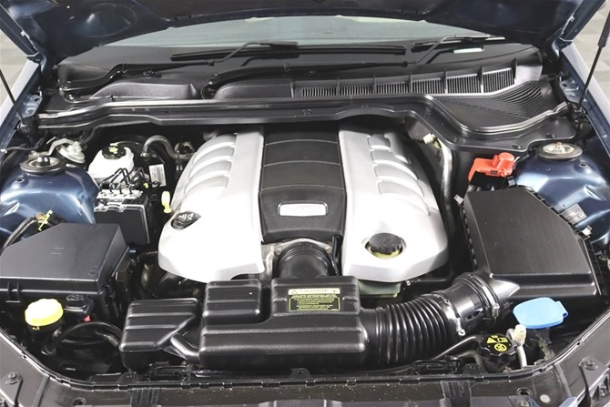 2009 Holden VE Sportwagon CALAIS V-SERIES V8 Automatic Wagon Engine bay